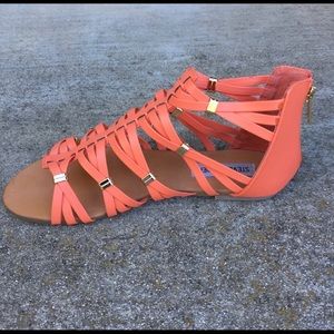 ⬇️💰Steve Madden Gladiator  Sandal Faux Leather 6B